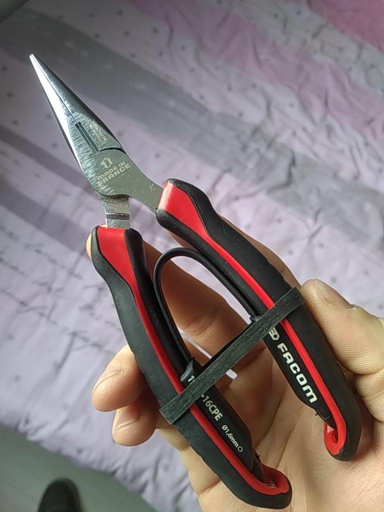 Bonne pince pour électronique aussi